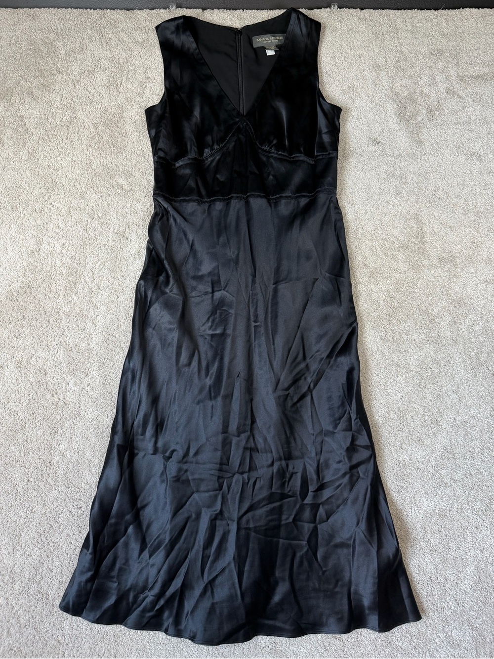 Vintage Banana Republic Factory Black 100% Silk Dress V-Neck Y2K Minimalist 2004